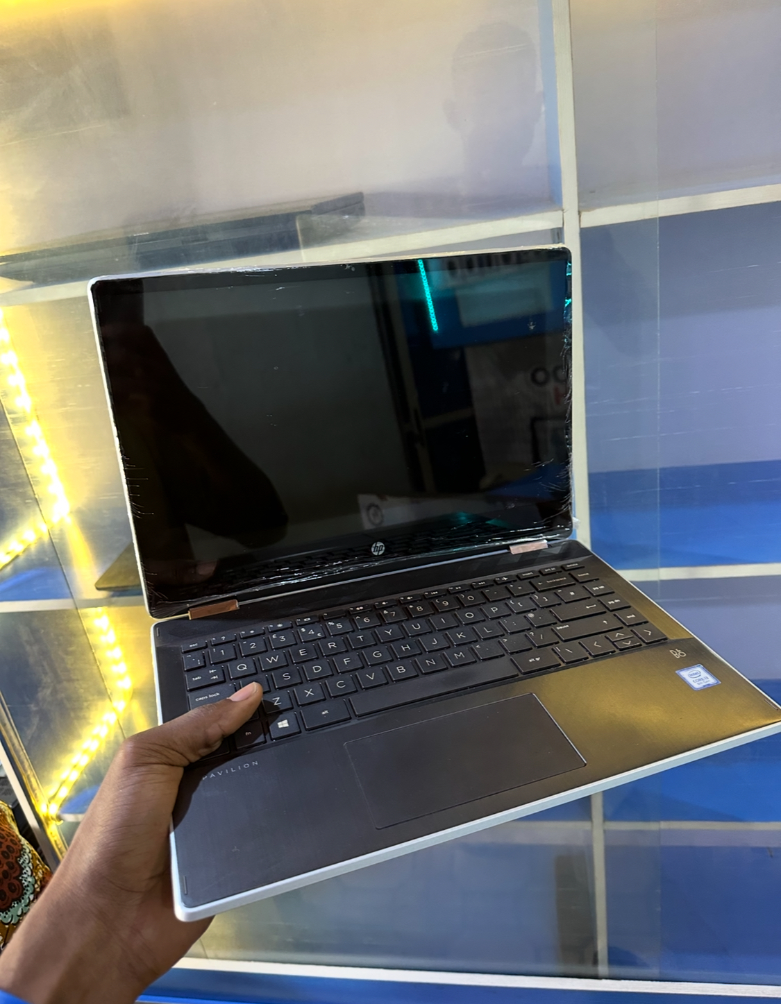 Hp pavilion x360 convertible 14 core i3